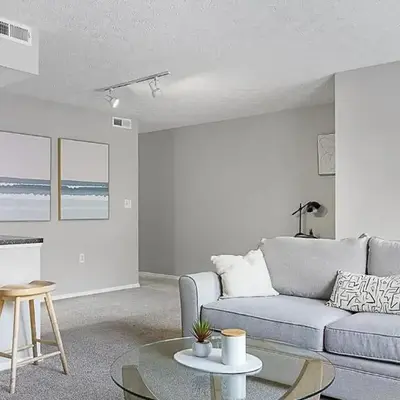 Landing Chic 1BD Clubhouse Gym