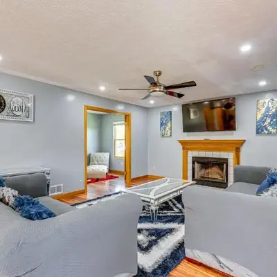 Families Welcome Lake-View Home