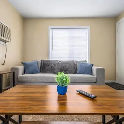 Paws & Peace Cozy 1BR Ground Flr Gem in Dayton