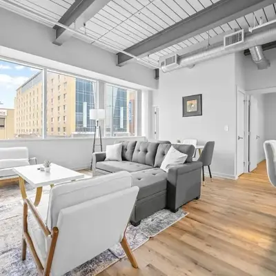 Spacious 2 BD Apt l Downtown Cleveland l Free Parking
