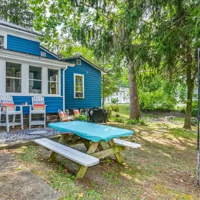 Boat and Unwind! Charming Atwood Lake Farmhouse