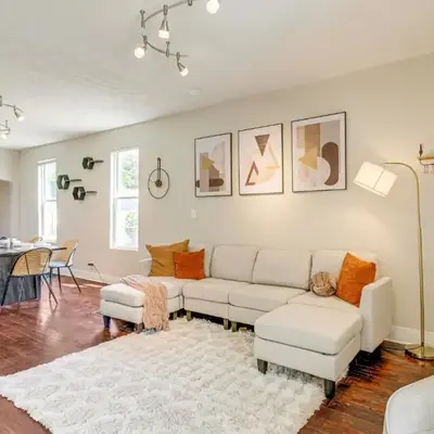 6 Mi to Ohio State Walkable Home in S Columbus!