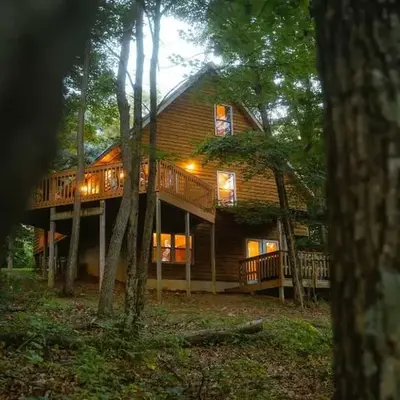 Cheerful Two Bdrm Cabin with Hot Tub & Pet Friendly