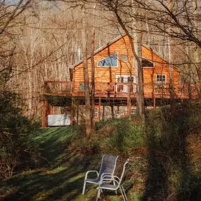 COZY Cabin with Hot Tub - Near all in Hocking Hills