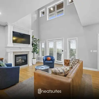 Hilltop 3BR for 10