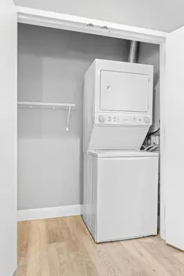 a room with a microwave and a refrigerator at Modern DT Stay, King Bed, Parking Available in Cleveland