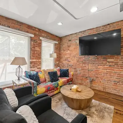 Short North Lounge - Stay for 2