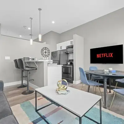 1BR • City Views • Queen + SofaBed • WiFi & 2 TVs