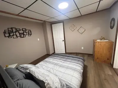 a bedroom with a bed in a room at A gem in the heart of Cleveland Unit 3 in Cleveland