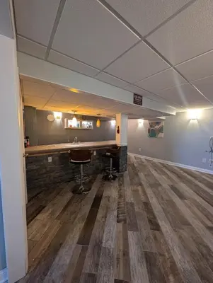 an empty room with a sink and a desk at CulDeSec Home 4BR 3 & half Baths Sleeps 7 Jacuzzi tub in Columbus