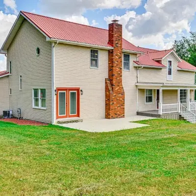 Rural and Private Dover Retreat Close to Wineries!