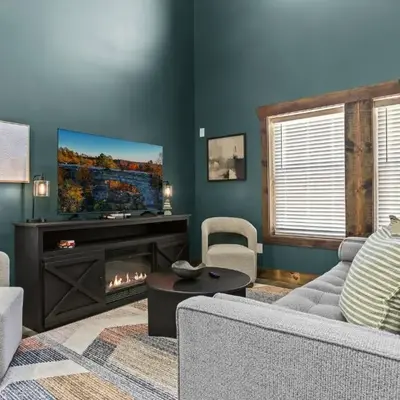 Sleeps 24/ 4 Kitchens / 4 Hot Tubs / 4 Firepits