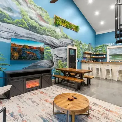 Barndo/Ample Parking/Access to Red River/Hot Tub