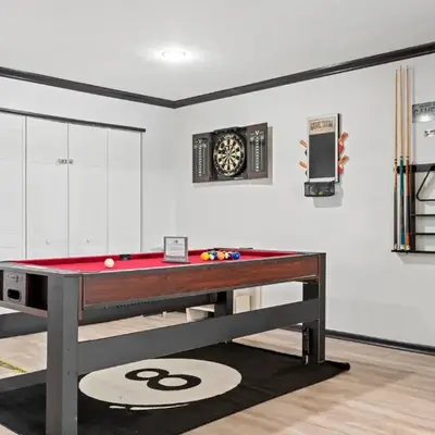 Luxe Suite with Pool Table
