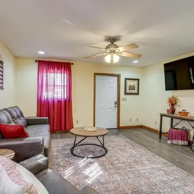1 Mi to Main St! Family Farmhouse in West Unity