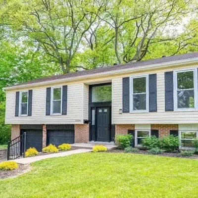 Gorgeous Timberwood 3bedr 3bath with basement 4 beds