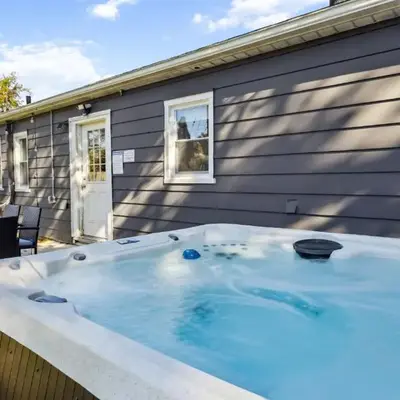 2BR with Private Hot Tub