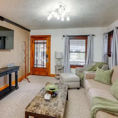 1 Mi to Akron Zoo Ranch-Style Home with Yard!