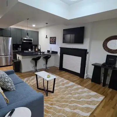 Quiet cheerful condo in the heart of OTR!