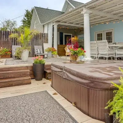 2 Mi to Dtwn Charming Sandusky Getaway with Hot Tub