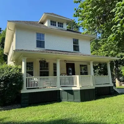 The Railway Retreat - Downtown Sylvania