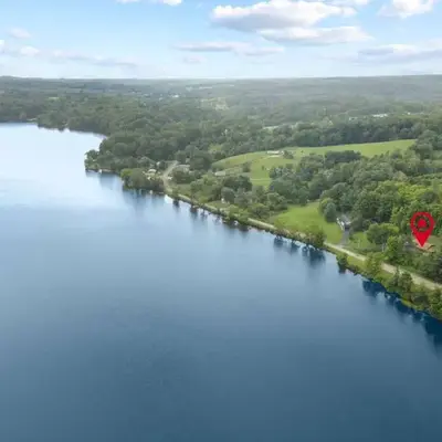 Lakefront in Logan (In the heart of Hocking Hills)