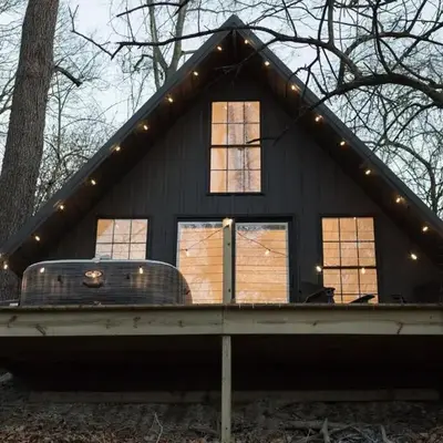 Liv's Treehouse-Honeymoon Suite-Hot Tub