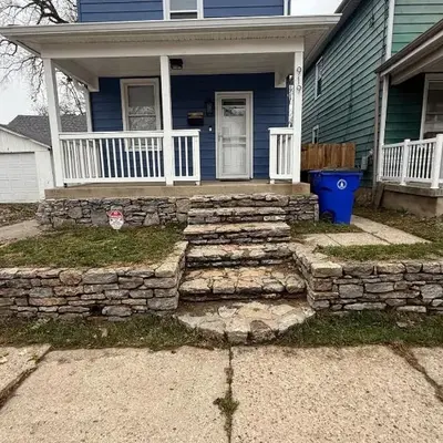 3 bed room 5 beds 1 bath sleeps 6 guest