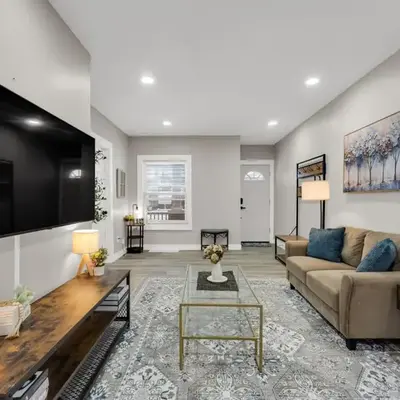 Family-owned 3BR in Larchmere Near Hospitals with Parking