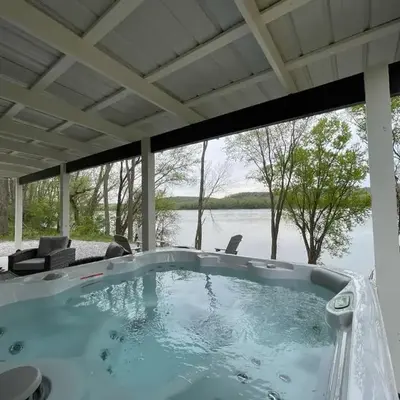 Stargazers' Retreat A Tiny Home on the Riverside