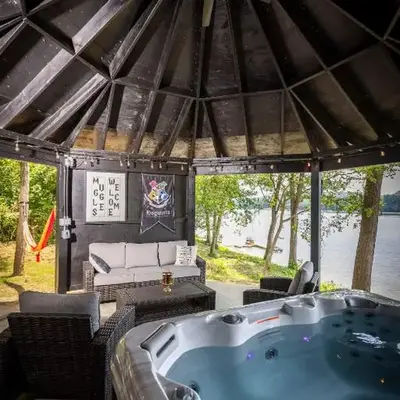 Hagrid's Hut - Harry Potter Riverfront Experience