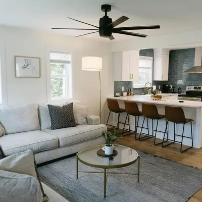 “Ivory Inn” - Cozy Modern Stay w/ Hot Tub - LEX