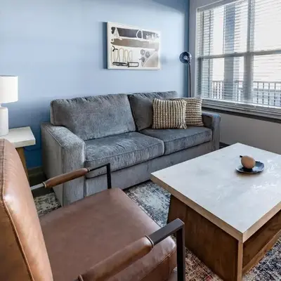 Landing Incredible 1BD Courtyard Gym