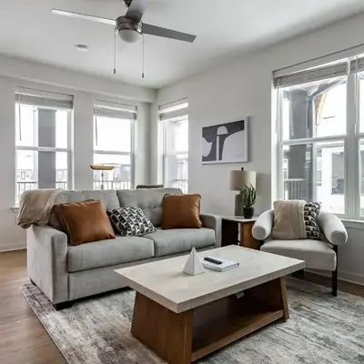 Landing Stunning 2BD in Manhattan Harbour