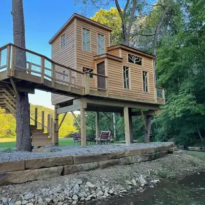 The Royal Roost Treehouse