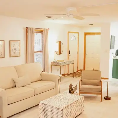 Cozy bungalow in the heart of historic Marysville