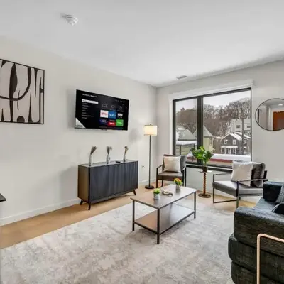 Cleveland Clinic w KingBed Balcony Gym Parking WD