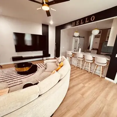 Downtown Cincinnati Boutique at Newport 3BR with 100in Cinema TV