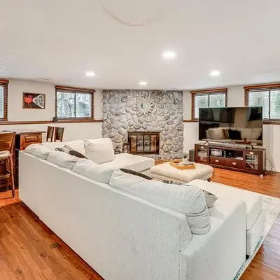 Close to Hospitals and Downtown Cleveland Home