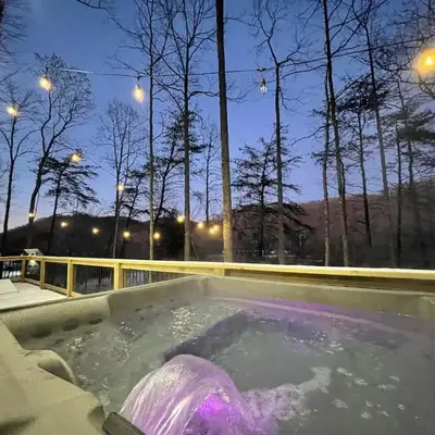 Romantic Secluded Hot Tub