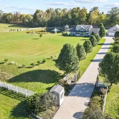 Family Home on 9 Acres! Climbing Wall and Gym