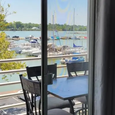 Port Clinton Paradise- Waterfront 2 bedroom