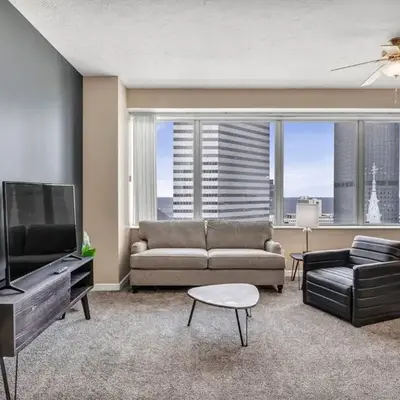 LAKE VIEWS! 15th Floor Downtown High-Rise | Gym