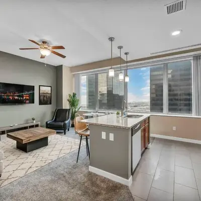 Downtown Suite w/ Amazing Views