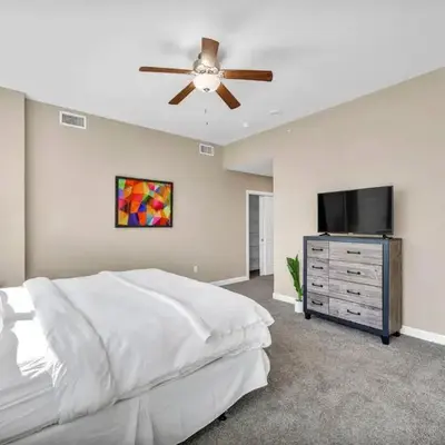 21st Floor Penthouse | Amazing Views of Downtown!
