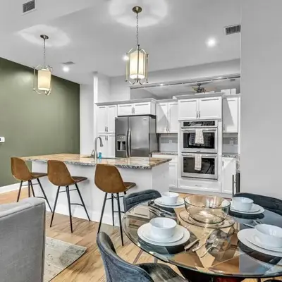 Luxury Condo Heart of Downtown | 98/100 Walk Score