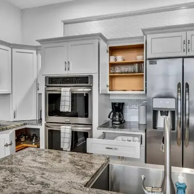 Luxury Condo in Playhouse Square: Walkers Paradise