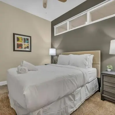 The Halle Downtown 2BD | Parking/Gym/Security