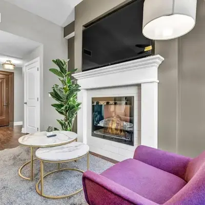 Luxury Loft • Heart of Downtown• Parking/Gym