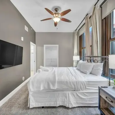 Central Downtown Loft | Parking•Gym•Security